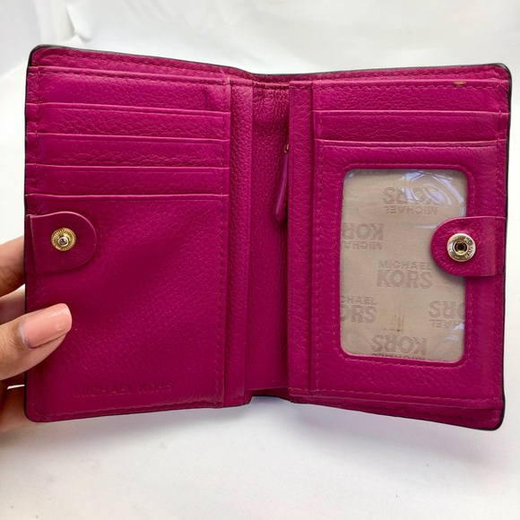 MICHAEL KORS fuchsia leather wallet - Picture 3 of 8